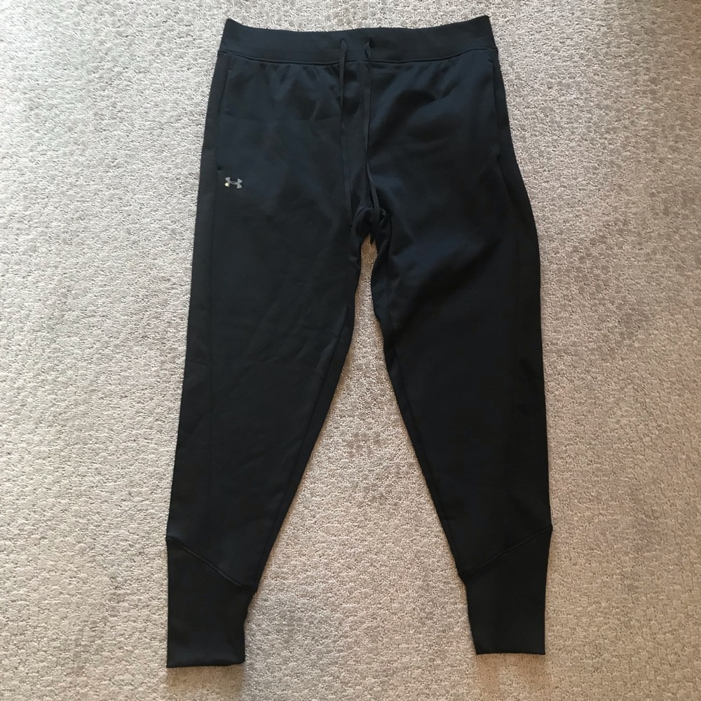 Under Armour Women’s Black Fleece Jogger Pants (Medium)